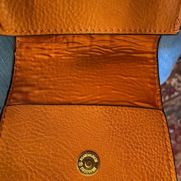 Crossbody 7 x 4” tan double compartment bag - Picture 5 of 15